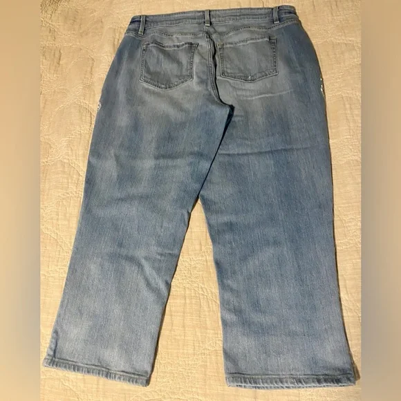 Lane Bryant Size 16 Denim Midrise Essential Stretch Girlfriend Crop Jeans Pearl - Picture 2 of 5